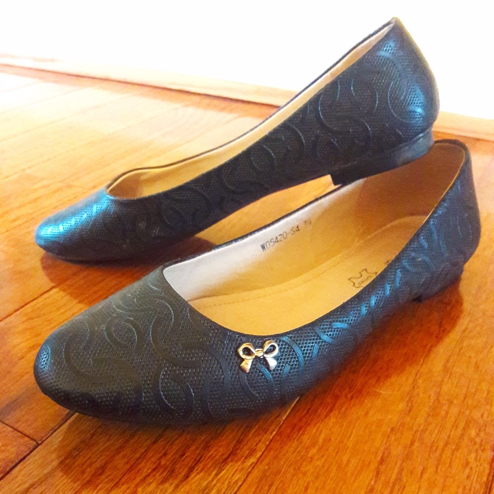 Leather Size 7.5 Flats